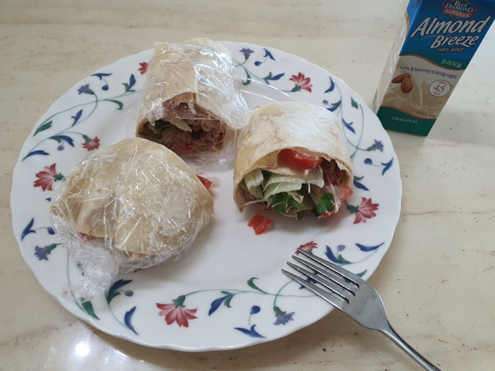 Wraps with salad and almond milk